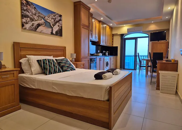 Blue Haven Seafront Apartment *